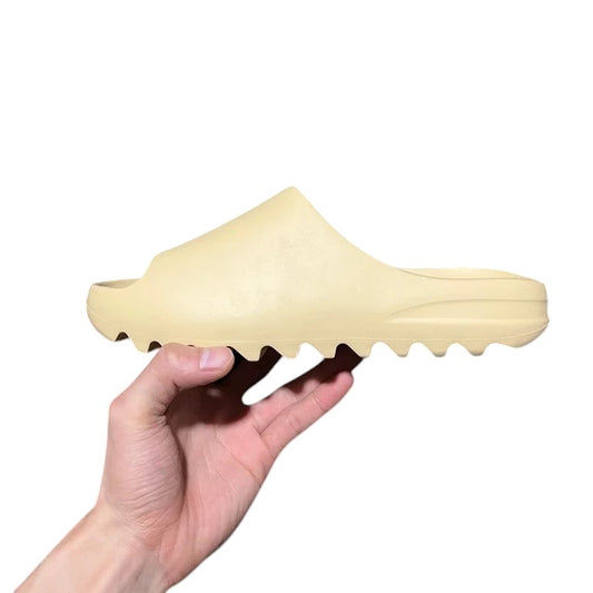 YEEZY SLIDE