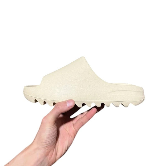 YEEZY SLIDE