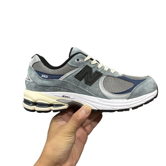 NEW BALANCE 2002R