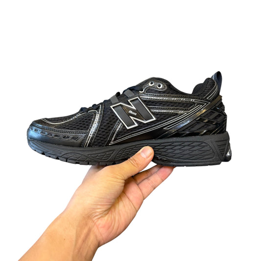 NEW BALANCE 1906R