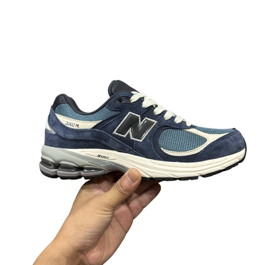 NEW BALANCE 2002R