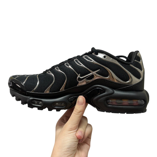 Luxury Chef Nike TN black mesh sneakers with silver accents and visible air cushioning.