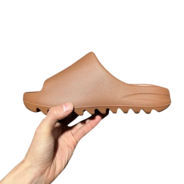 YEEZY SLIDE