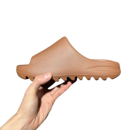 YEEZY SLIDE