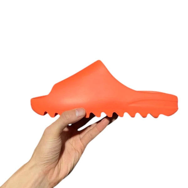 YEEZY SLIDE