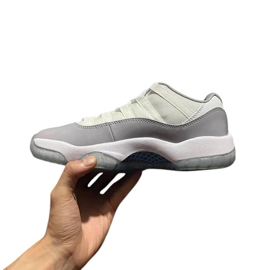 AIR JORDAN 11
