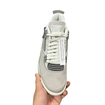 AIR JORDAN 4