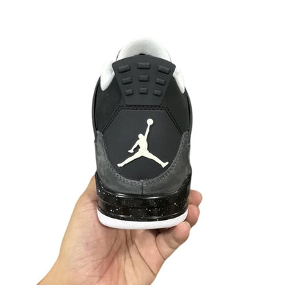 AIR JORDAN 4