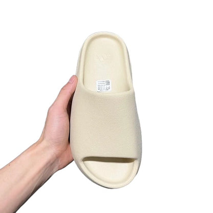 YEEZY SLIDE