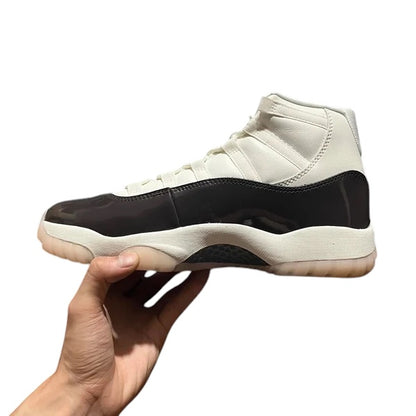 AIR JORDAN 11
