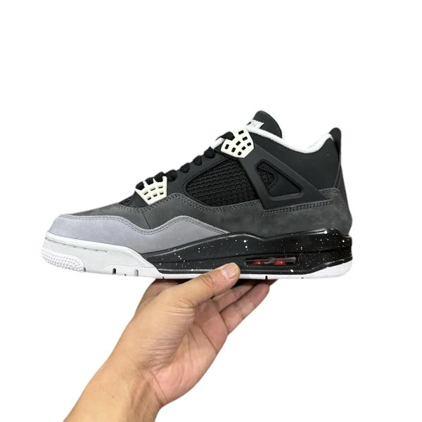 AIR JORDAN 4