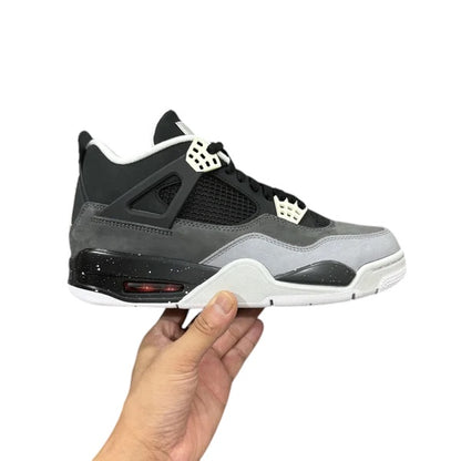 AIR JORDAN 4