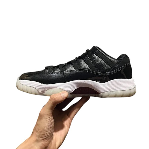 AIR JORDAN 11