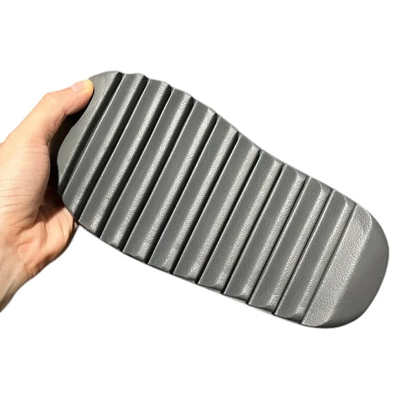 YEEZY SLIDE