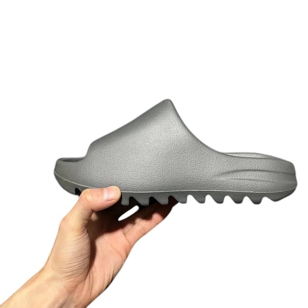 YEEZY SLIDE