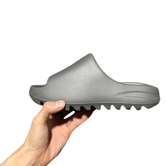 YEEZY SLIDE