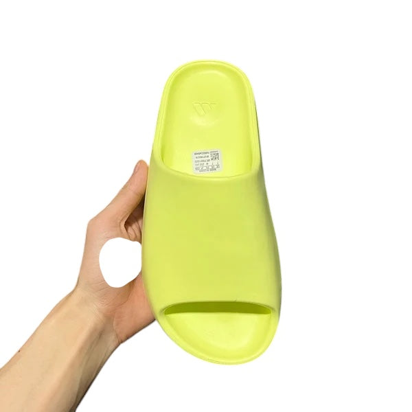 YEEZY SLIDE