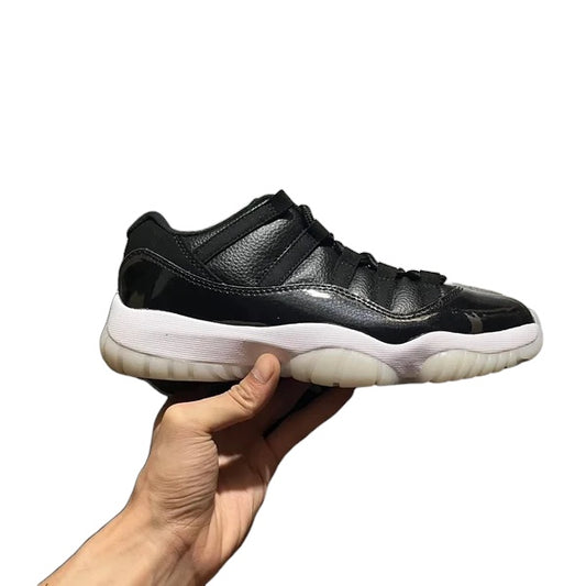 AIR JORDAN 11