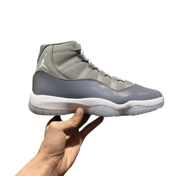 AIR JORDAN 11