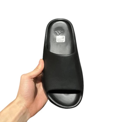 YEEZY SLIDE