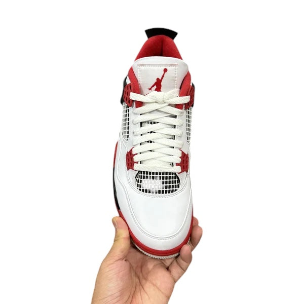 AIR JORDAN 4