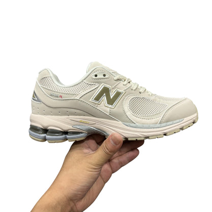 NEW BALANCE 2002R