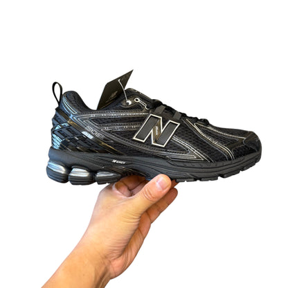 NEW BALANCE 1906R