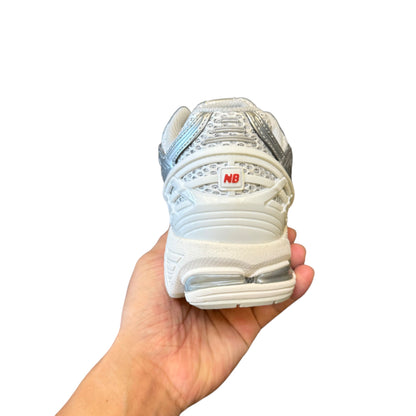 NEW BALANCE 1906R