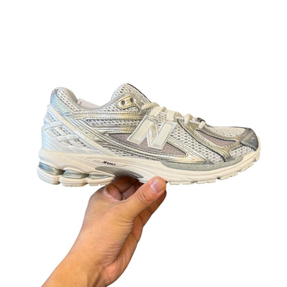 NEW BALANCE 1906R