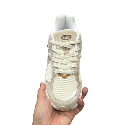 NEW BALANCE 2002R