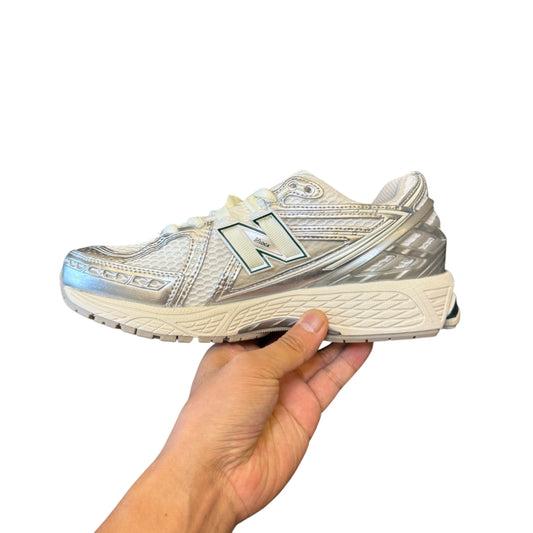 NEW BALANCE 1906R