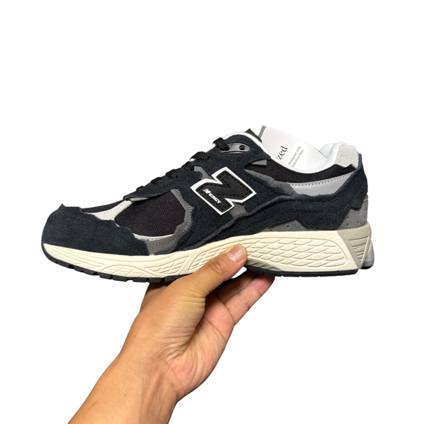 NEW BALANCE 2002R