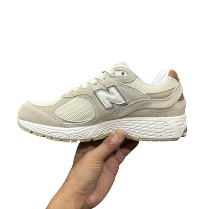 NEW BALANCE 2002R