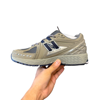 NEW BALANCE 1906R