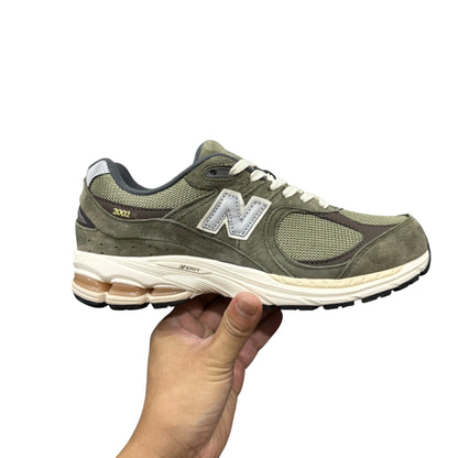 NEW BALANCE 2002R