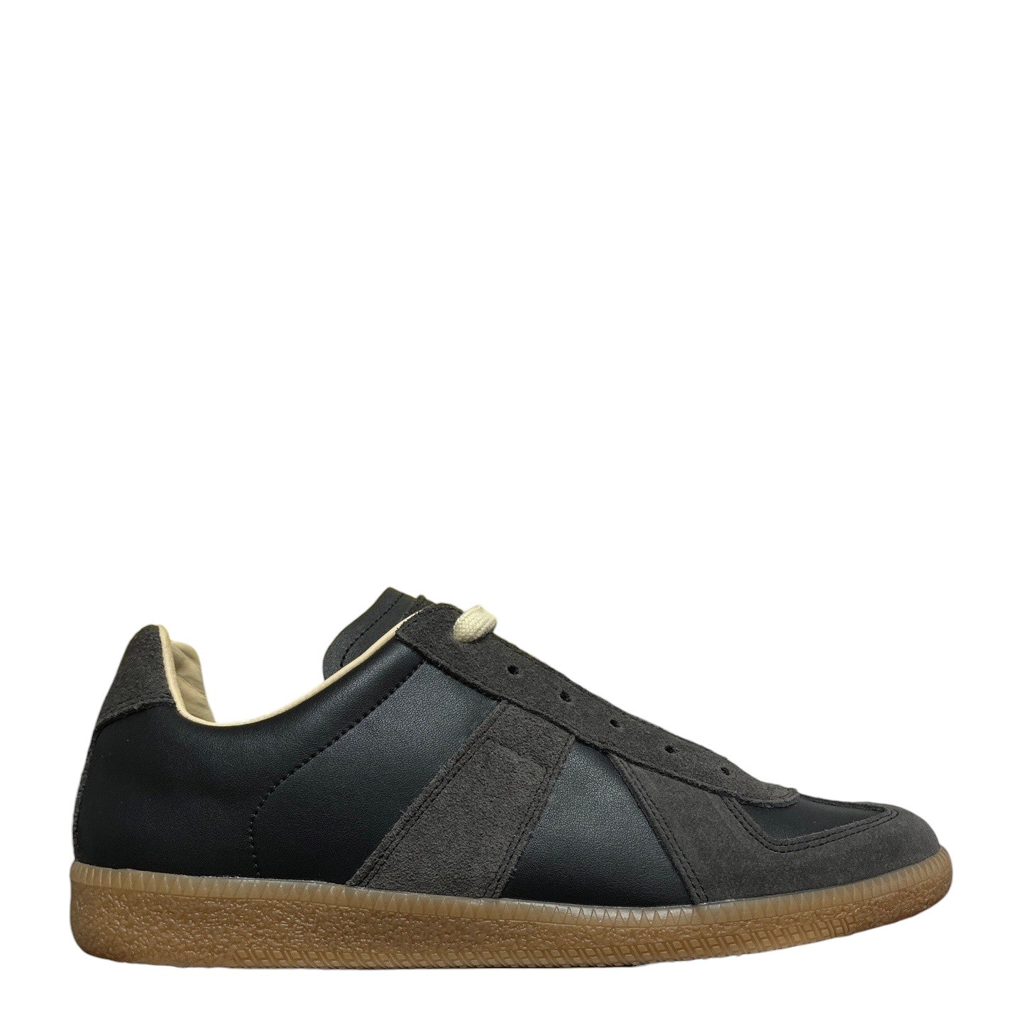 Luxury Chef MAISON MARGIELA black and grey suede and leather replica sneakers with gum sole.