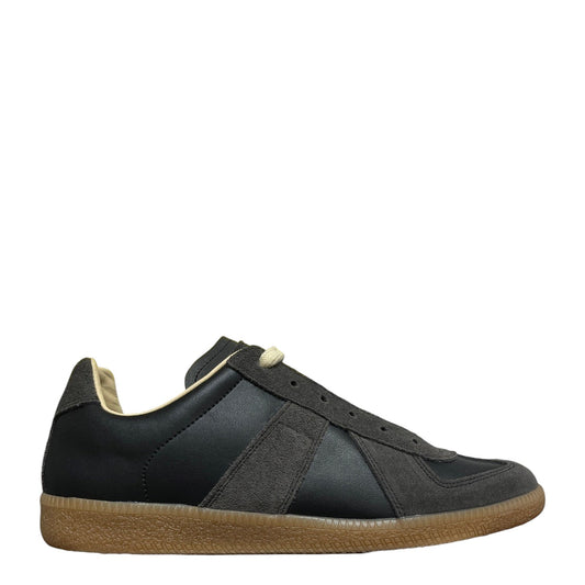 Luxury Chef MAISON MARGIELA black and grey suede and leather replica sneakers with gum sole.
