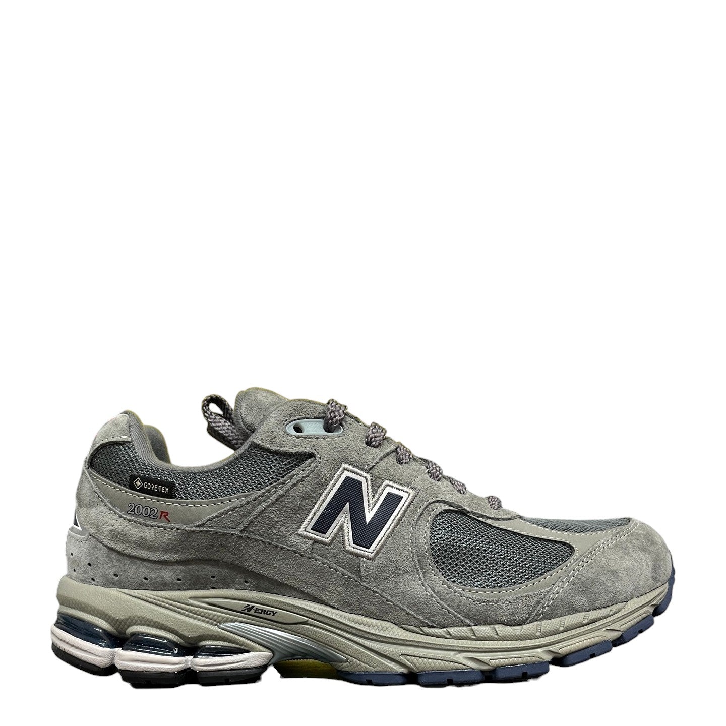 Luxury Chef New Balance 2002R grey suede and mesh sneakers with navy N logo and Gore-Tex. Lace-up athletic shoes.