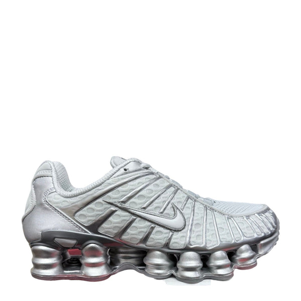 NIKE SHOX