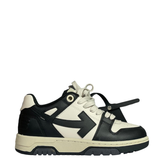 Luxury Chef OFF-WHITE OUT OF OFFICE black and white leather low-top sneakers with arrow logo.