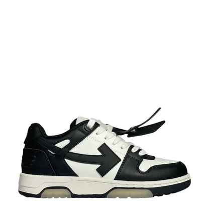 Luxury Chef black and white leather Off-White Out of Office sneakers with signature arrow logo.
