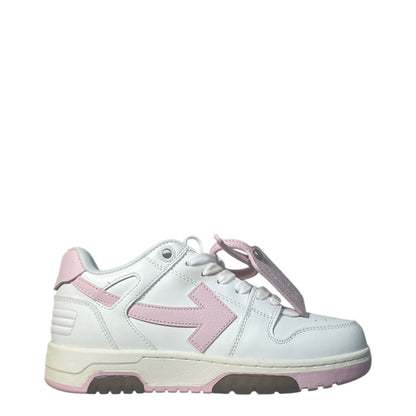 Luxury Chef Off-White Out of Office low-top sneakers in white leather with pink accents and signature arrow logo.