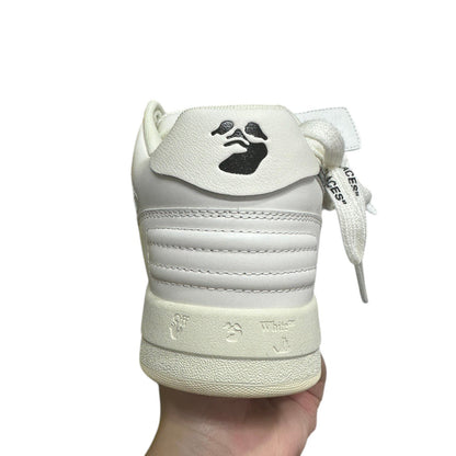 Luxury Chef OFF-WHITE OUT OF OFFICE white leather sneakers with black logo detail and "LACES" text on the laces.